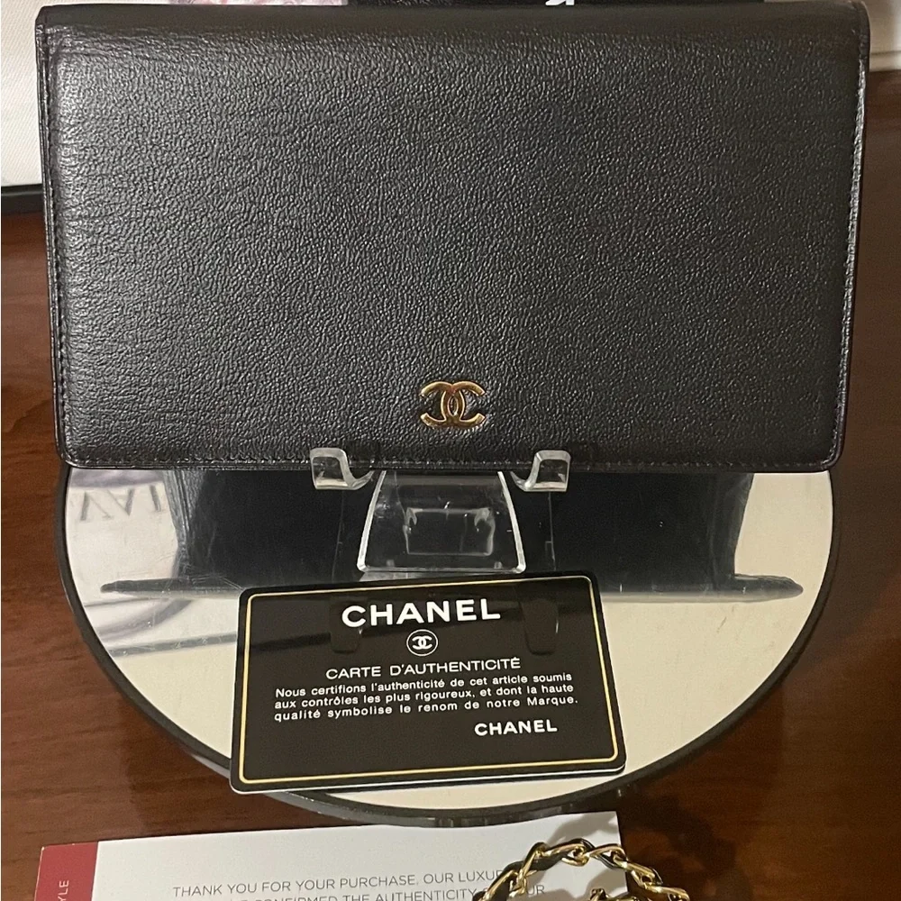 CHANEL Calfskin wallet NWOT w/ COA and box! 🌟💫 - Picture 16 of 17